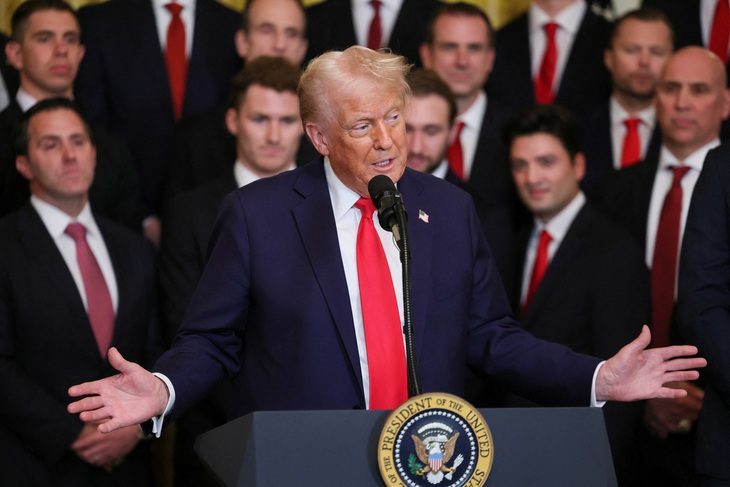 Canada, Mexico nhượng bộ gì để được ông Trump hoãn áp thuế quan - Ảnh 1. Canada, Mexico nhượng bộ gì để ông Trump hoãn áp thuế? - Ảnh 2.