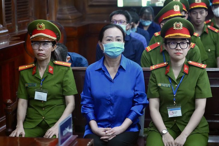 655b23d6bce71ab943f6-1727082256046674718069 Bà Trương Mỹ Lan đề nghị thu hồi 17.300 tỉ đồng từ nhiều ngân hàng - Ảnh 1.