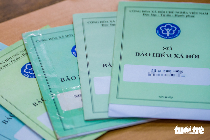 Cảnh báo tình trạng thu gom mua, cầm cố sổ bảo hiểm xã hội - Ảnh 1. Cảnh báo tình trạng thu gom mua, cầm cố sổ bảo hiểm xã hội - Ảnh 1.