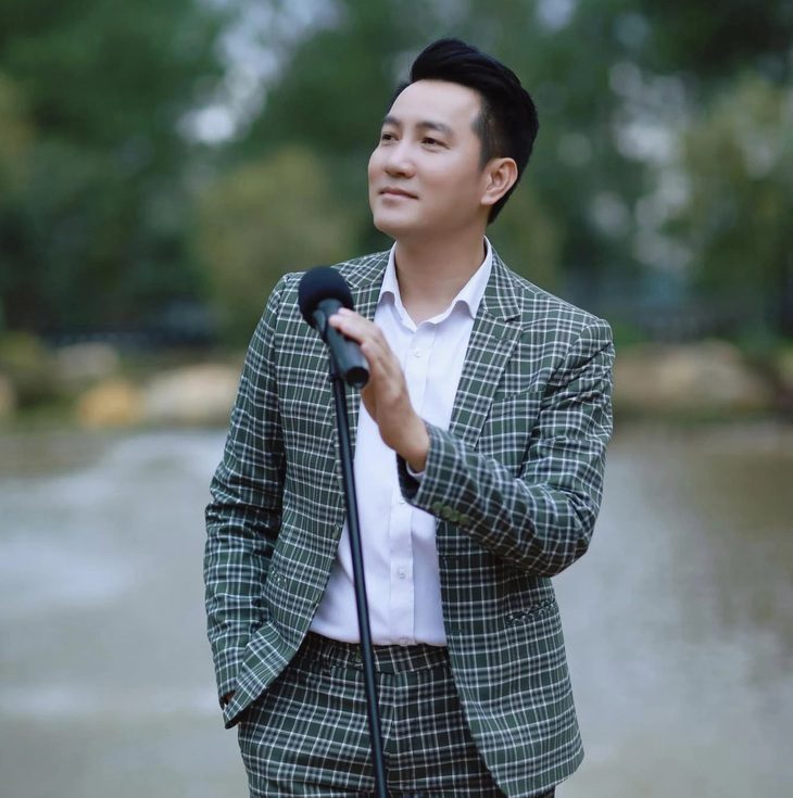 Nguyễn Phi Hùng thường biểu diễn ở các sân khấu trong chùa, tự viện - Ảnh: NVCC Nguyễn Phi Hùng thường nhận lời biểu diễn ở các chùa, tự viện - Ảnh: NVCC
