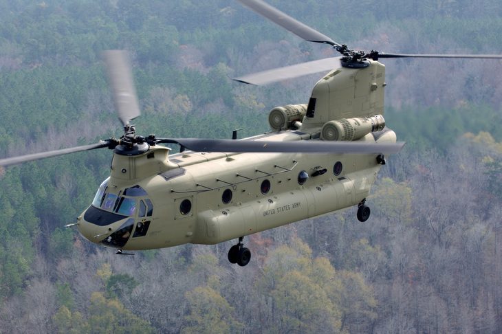 ch-47f-chinook-aircraft-1734521529281710080563 Boeing mong Bộ Quốc phòng Việt Nam mua thêm nhiều vũ khí, khí tài - Ảnh 1.