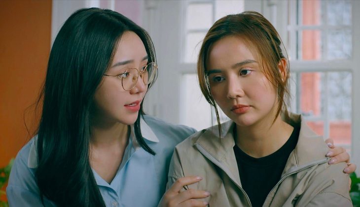 Quỳnh Kool vai Nguyệt và Huyền Lizze vai Dương trong phim Chúng ta của 8 năm sau - Ảnh: ĐPCC Quỳnh Kool vai Nguyệt và Huyền Lizzie vai Dương trong phim Chúng ta của 8 năm sau - Ảnh: ĐPCC