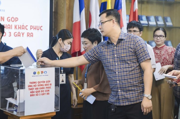 dh-luat-tphcm-17261120942921557211748 Các trường đại học tại TP.HCM chung tay hỗ trợ đồng bào miền Bắc bị bão lũ - Ảnh 1.