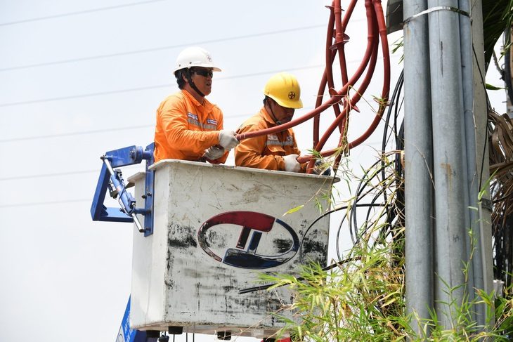 Bộ Tài chính không đồng tình việc Bộ Công Thương quy định trách nhiệm cùng rà soát giá bán lẻ điện - Ảnh 1. Bộ Tài chính góp ý về thẩm quyền, chức năng nhiệm vụ các bộ ngành trong thực hiện cơ chế điều chỉnh giá bán lẻ điện bình quân - Ảnh: Q.ĐỊNH
