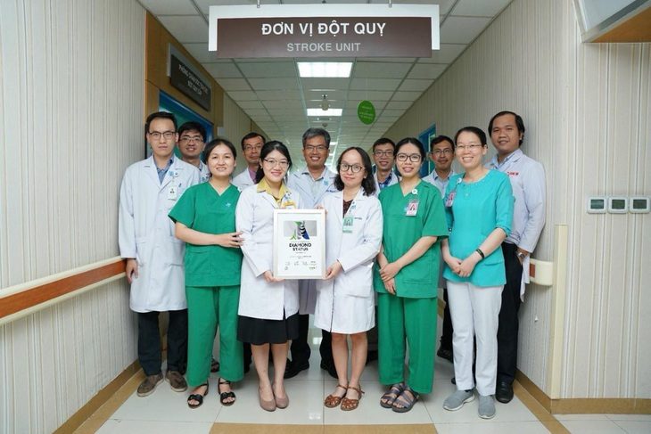 Bệnh viện Đại học Y Dược TP.HCM đạt chứng nhận kim cương trong điều trị đột quỵ- Ảnh 1. Bệnh viện Đại học Y Dược đạt chứng nhận kim cương trong điều trị đột quỵ - Ảnh: BVCC