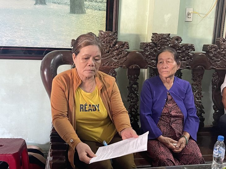 Bí thư Tỉnh ủy chỉ đạo xử lý vụ dân mua đất của xã, 30 năm chưa nhận đất- Ảnh 1. Người dân nộp tiền cho xã, 30 năm mỏi mòn chờ đợi vẫn không thấy đất đâu - Ảnh: T.M.