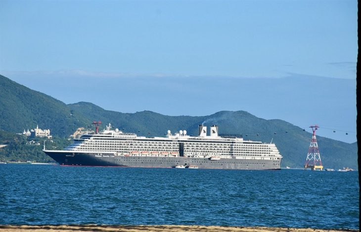 Bứt phá du lịch Khánh Hòa 2024: Tín hiệu tốt- Ảnh 1. Siêu tàu du lịch đến Nha Trang dịp Tết dương lịch 2024