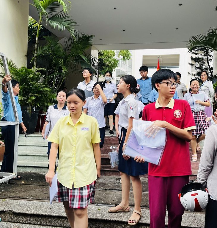 thilop102024-1-1736302853739612674159 Thi tuyển sinh 10 3 môn: môn thứ 3 do Sở GD-ĐT quyết định - Ảnh 1.