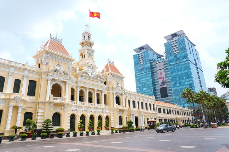 Bộ Nội vụ đề xuất phân cấp quản lý nhiều lĩnh vực cho TP.HCM- Ảnh 1. Tòa nhà trụ sở HĐND và UBND TP.HCM - Ảnh: HỮU HẠNH