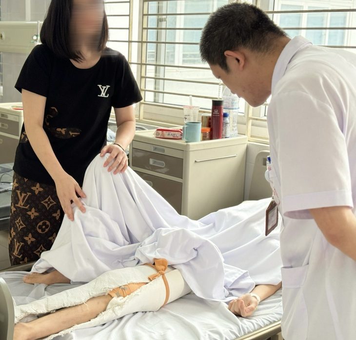 Bệnh nhi đang được điều trị tại Bệnh viện Bệnh Nhiệt đới trung ương - Ảnh: BVCC Bệnh nhi đang được điều trị tại Bệnh viện Bệnh nhiệt đới trung ương - Ảnh: BVCC