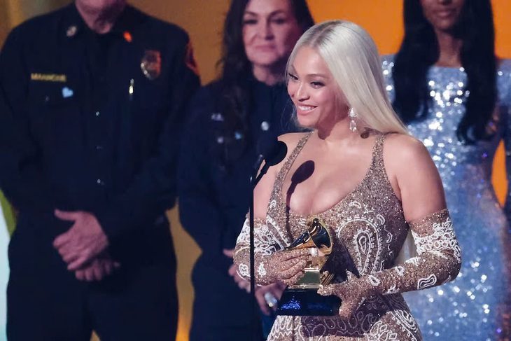 Beyoncé lập kỷ lục, Taylor Swift, Billie Eilish trắng tay tại Grammy 2025 - Ảnh 1. Beyoncé lập kỷ lục, Taylor Swift, Billie Eilish trắng tay tại Grammy 2025 - Ảnh 1.